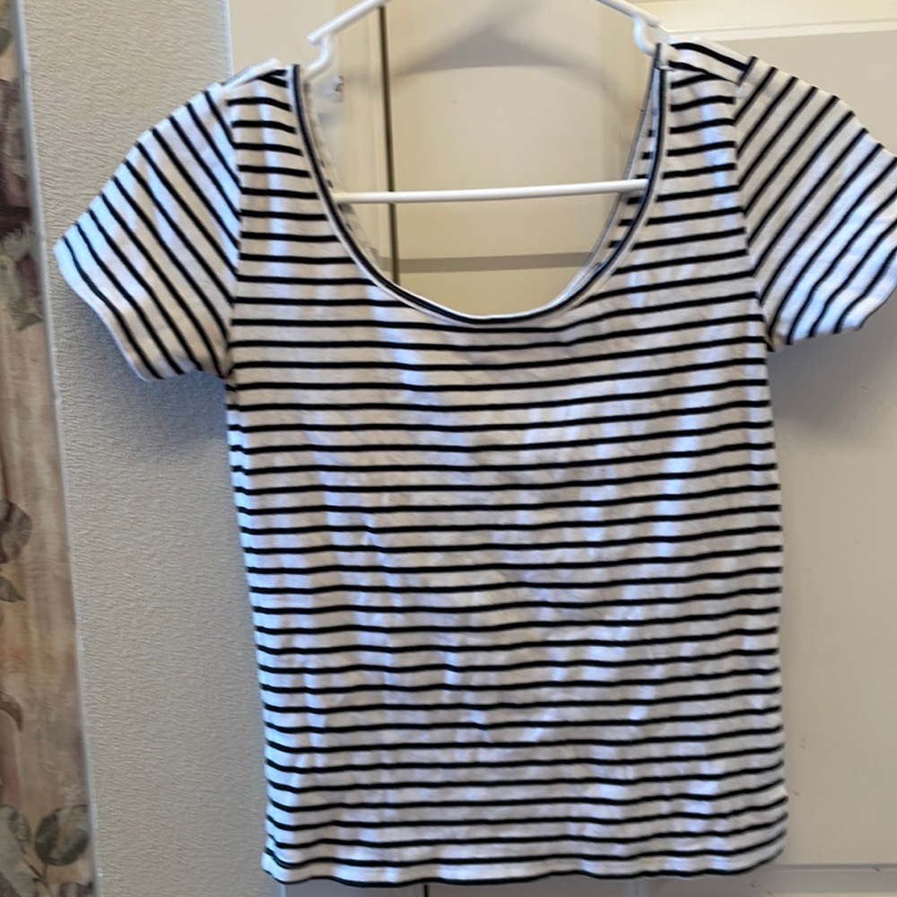 Medium Aéropostale Striped T Shirt